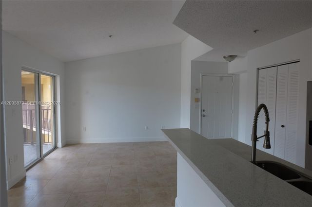 771 N Pine Island Rd 308, Plantation, FL 33324