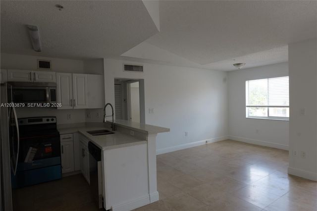 771 N Pine Island Rd 308, Plantation, FL 33324