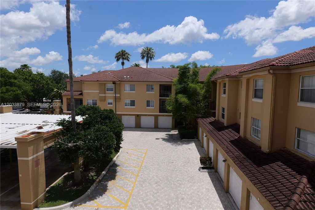 771 N Pine Island Rd 308, Plantation, FL 33324