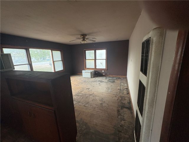 104 Charles St S, George West, TX 78022