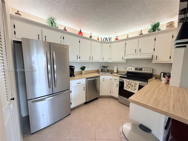 340 Pine Ridge Circle C-1, Greenacres, FL 33463