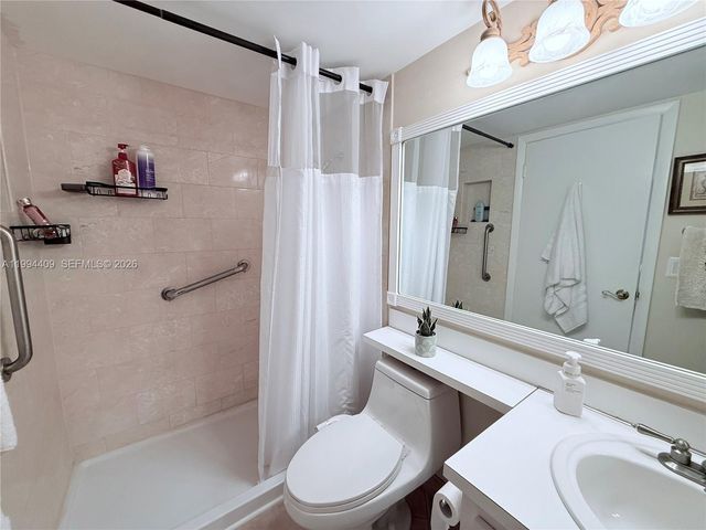 340 Pine Ridge Circle C-1, Greenacres, FL 33463