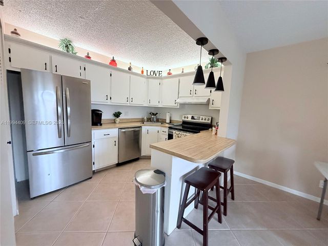 340 Pine Ridge Circle C-1, Greenacres, FL 33463