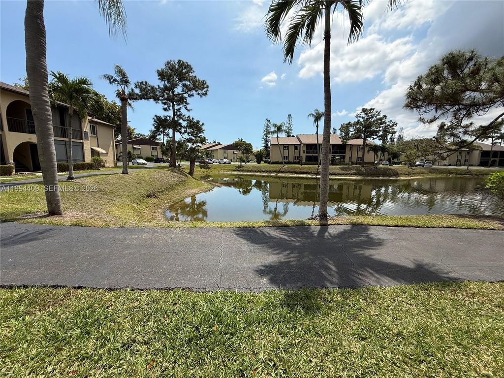 340 Pine Ridge Circle C-1, Greenacres, FL 33463