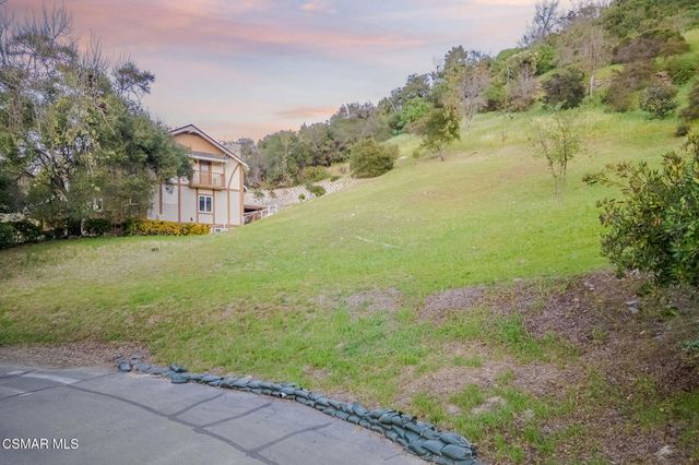 42 Upper Lake Road, Lake Sherwood, CA 91361