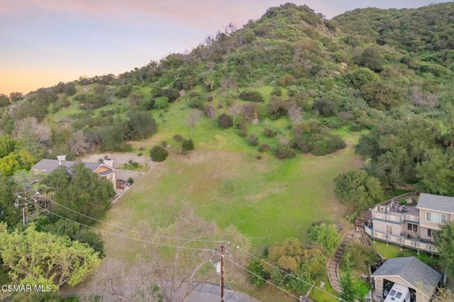 42 Upper Lake Road, Lake Sherwood, CA 91361