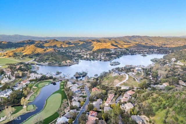42 Upper Lake Road, Lake Sherwood, CA 91361