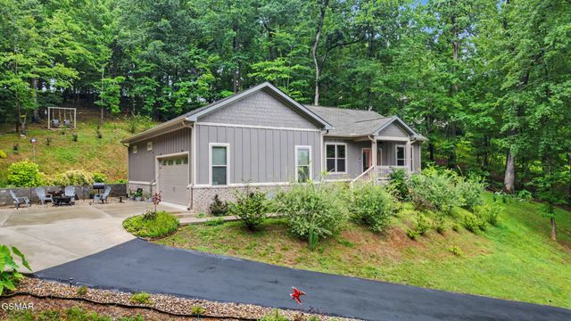 1016 Country Mountain Road, Cosby, TN 37722