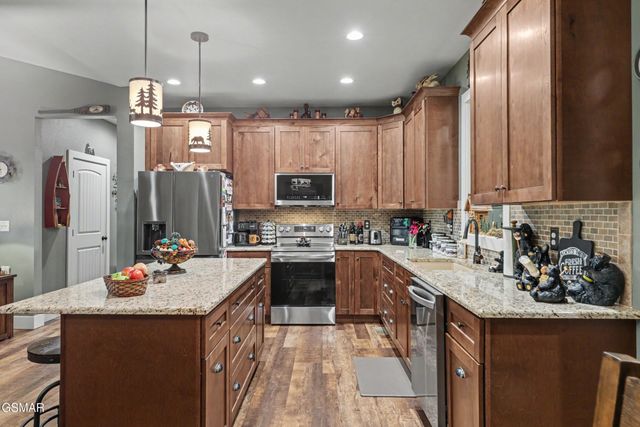 1016 Country Mountain Road, Cosby, TN 37722