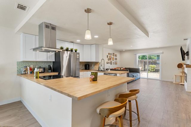 6737 Van Maren Ln, Citrus Heights, CA 95621