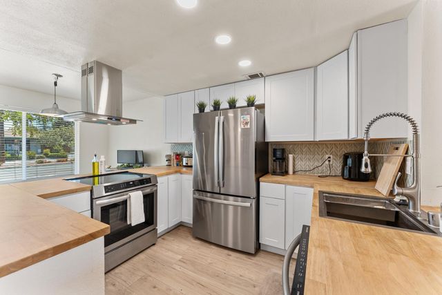 6737 Van Maren Ln, Citrus Heights, CA 95621