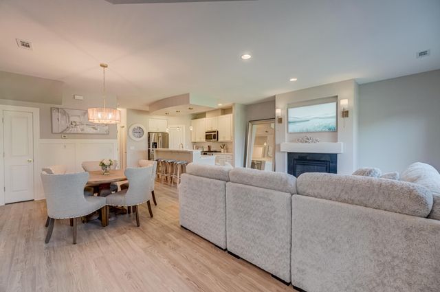 395 Valley Commons, Hudson, WI 54016