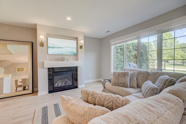 395 Valley Commons, Hudson, WI 54016