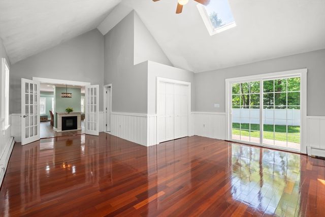 27 Cross Street, Medfield, MA 02052