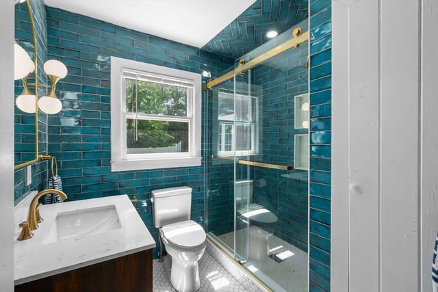 27 Cross Street, Medfield, MA 02052
