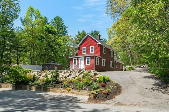 27 Cross Street, Medfield, MA 02052