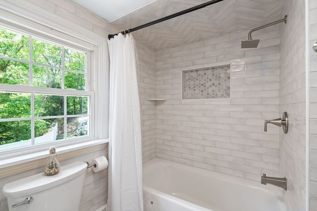 27 Cross Street, Medfield, MA 02052