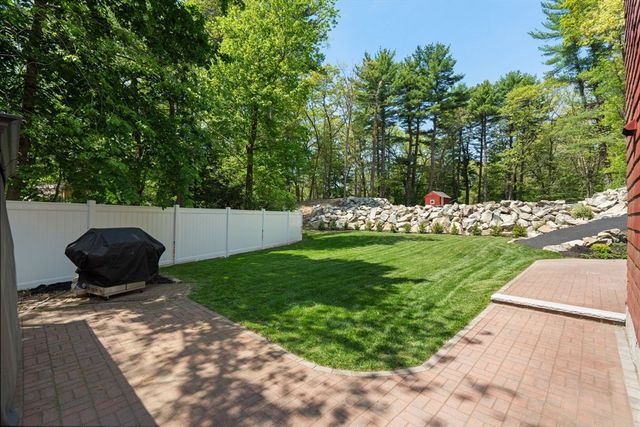 27 Cross Street, Medfield, MA 02052