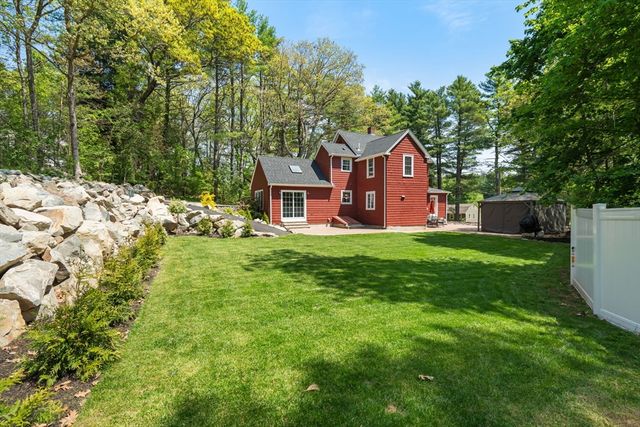 27 Cross Street, Medfield, MA 02052