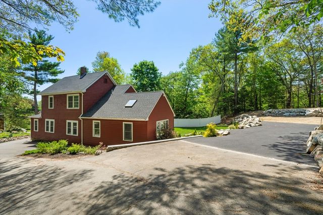 27 Cross Street, Medfield, MA 02052