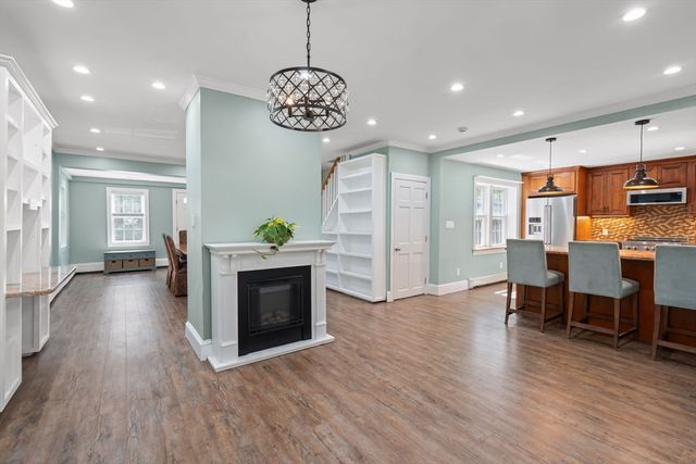 27 Cross Street, Medfield, MA 02052