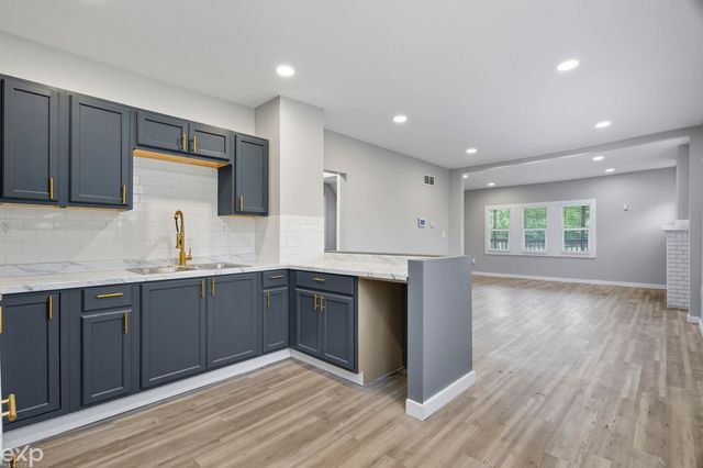 13320 Jane Avenue, Detroit, MI 48205