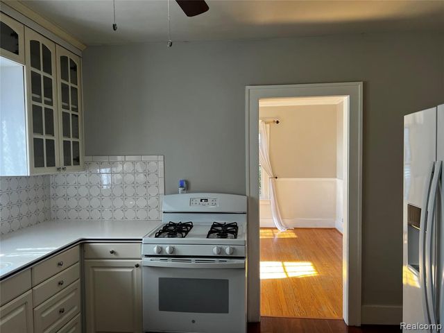 1072 Ridgedale Avenue, Birmingham, MI 48009