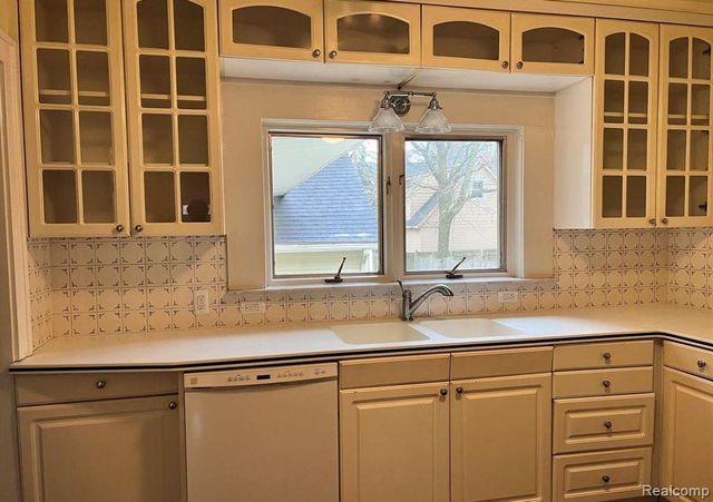 1072 Ridgedale Avenue, Birmingham, MI 48009