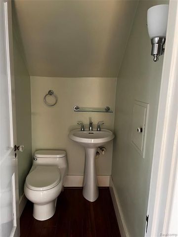 1072 Ridgedale Avenue, Birmingham, MI 48009