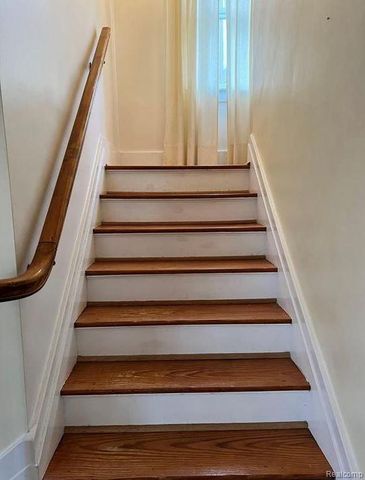 1072 Ridgedale Avenue, Birmingham, MI 48009