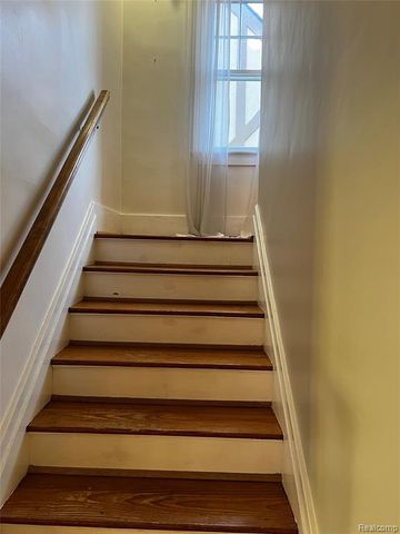 1072 Ridgedale Avenue, Birmingham, MI 48009