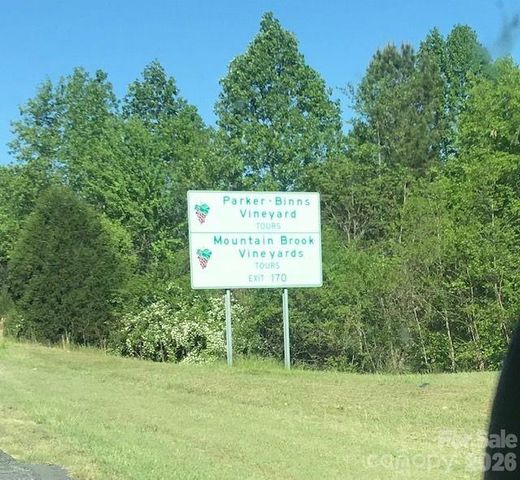 00 Charleston Harbor Drive 11, Saluda, NC 28773