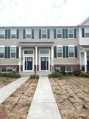 1602 Neubauer Circle 1203, Lindenhurst, IL 60046