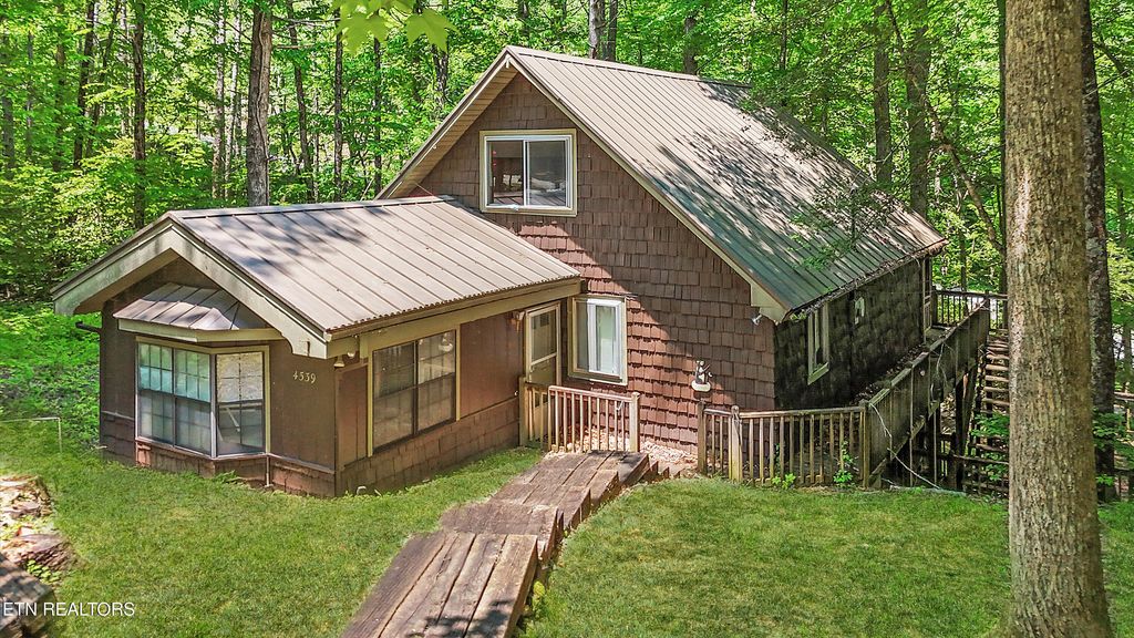 4539 Houge Way, Cosby, TN 37722