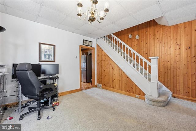1758 W END AVE, Pottsville, PA 17901