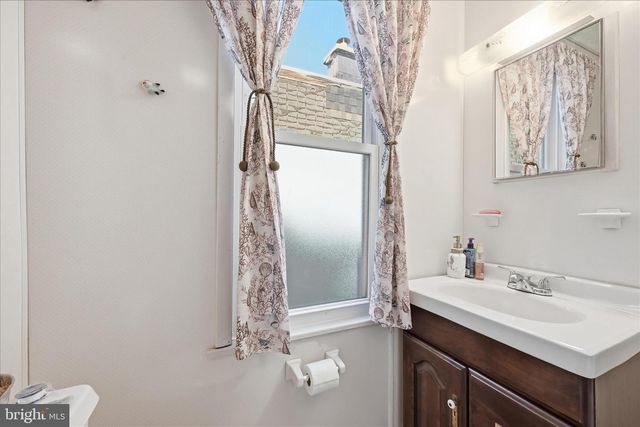 1758 W END AVE, Pottsville, PA 17901