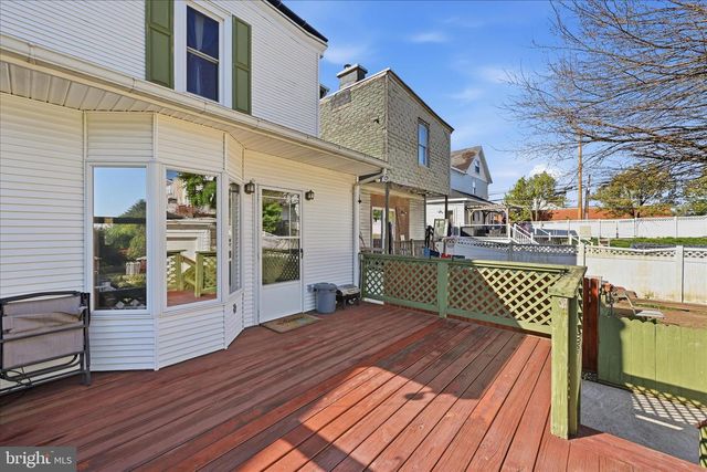 1758 W END AVE, Pottsville, PA 17901