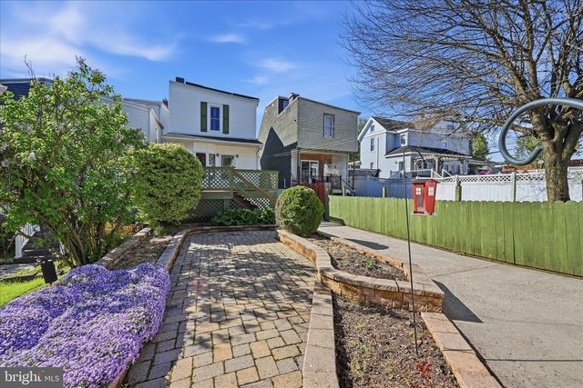 1758 W END AVE, Pottsville, PA 17901