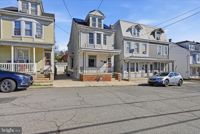 1758 W END AVE, Pottsville, PA 17901
