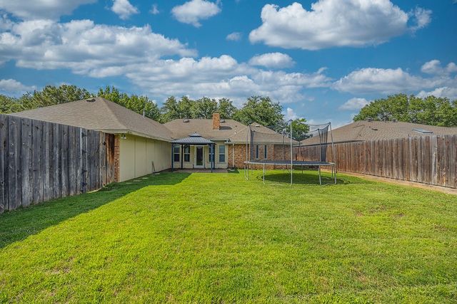 1302 N Trail Drive, Carrollton, TX 75006