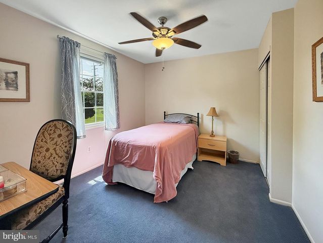 71 COACHMAN DR, Bordentown, NJ 08505