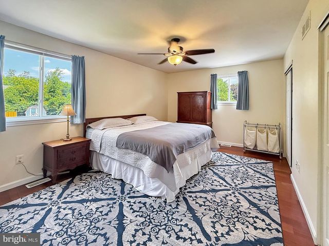 71 COACHMAN DR, Bordentown, NJ 08505