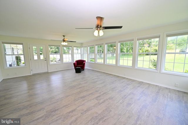 71 COACHMAN DR, Bordentown, NJ 08505