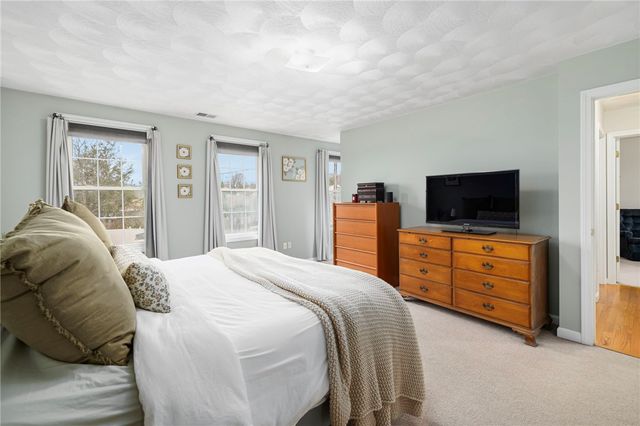 75 Macbeth Street, Cranston, RI 02920