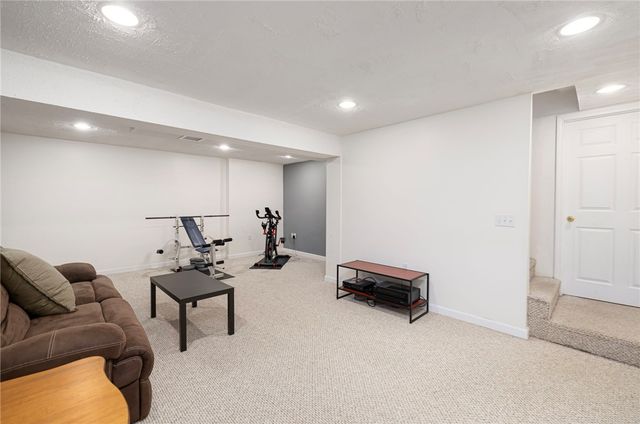 75 Macbeth Street, Cranston, RI 02920