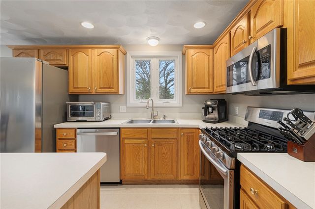 75 Macbeth Street, Cranston, RI 02920