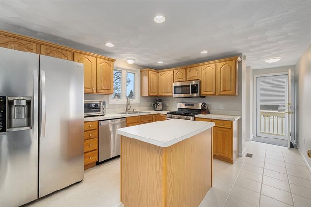 75 Macbeth Street, Cranston, RI 02920