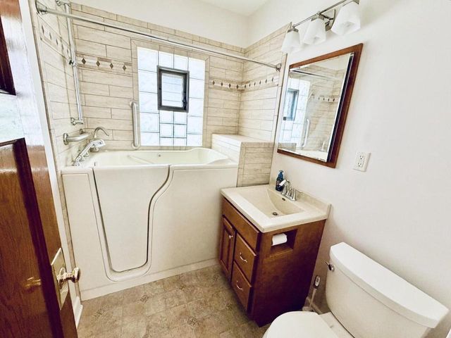 3306 S 15th PLACE, Milwaukee, WI 53215