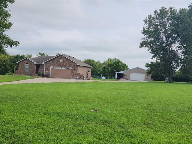 19505 E 217 Street, Harrisonville, MO 64701