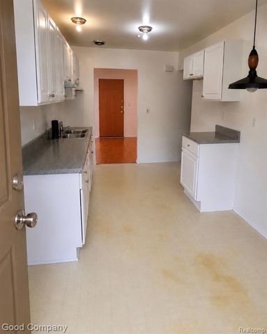 8401 18 Mile Road 238, Sterling Heights, MI 48313